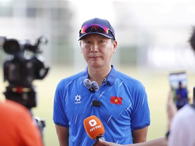 HLV Kim Sang-sik nói gì trước trận đấu quyết định với U22 Malaysia?