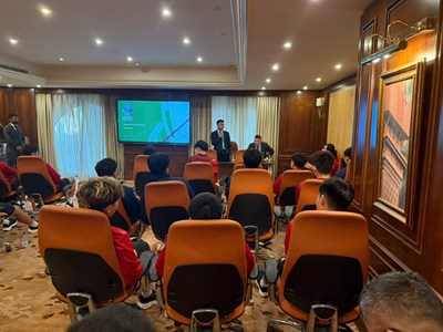 Đại diện AFC thăm và làm việc với U23 Việt Nam tại Saudi Arabia