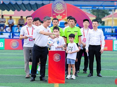 Giải bóng đá Thanh Hoá miền Nam gây quỹ xây nhà nhân ái cho hộ nghèo