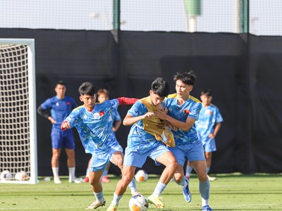U17 Việt Nam tập buổi đầu tiên tại Saudi Arabia, chuẩn bị cho VCK U17 châu Á 2026