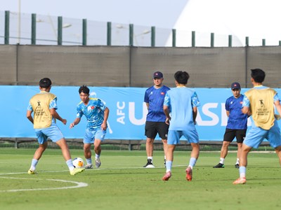 U17 Việt Nam trở lại tập luyện, chuẩn bị cho trận gặp U17 Hàn Quốc