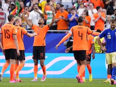 Tuyển Hà Lan cán mốc 100 bàn thắng tại World Cup