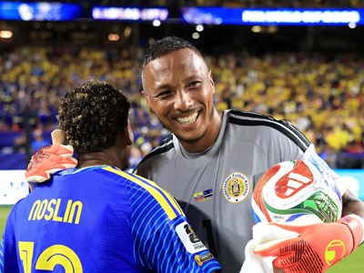 Thủ môn của Curacao lập kỉ lục cứu thua tại World Cup
