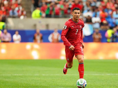 HLV tuyển Bồ Đào Nha động viên Ronaldo trước trận gặp Uzbekistan
