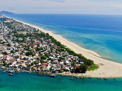 Bao giờ vịnh đẹp thế giới Lăng Cô được đánh thức?