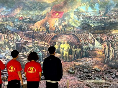  Viết tiếp những ước mơ trên mảnh đất anh hùng