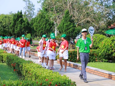  Đam mê với nghề hướng dẫn viên