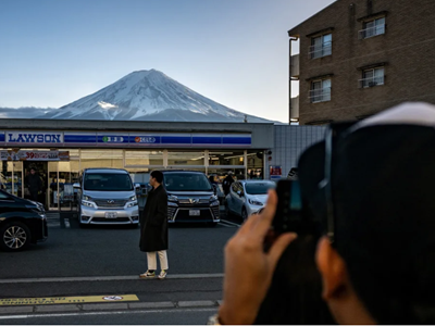 Dựng hàng rào cao 2,5m ngăn du khách chụp ảnh núi Phú Sĩ