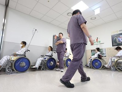 Người có giấy phép y tế nước ngoài sẽ được hành nghề y tại Hàn Quốc