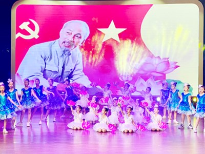    Gương sáng nhận Giải thưởng Kim Đồng