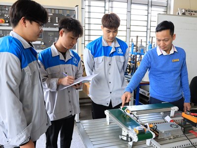 Nhân lực cạnh tranh trong thời đại 4.0