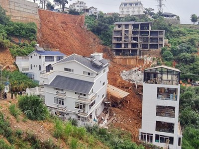  Nỗi lo sạt lở đất khi mùa mưa đến