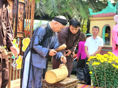 Nét hoa làng nghề Hội An