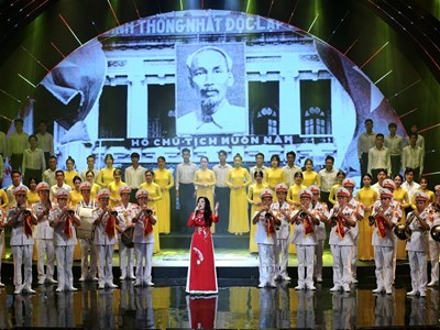 Ngân vang giai điệu tự hào