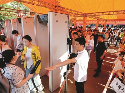 Năm 2024: Đại học, kỳ thi “khắc nghiệt” nhất Trung Quốc