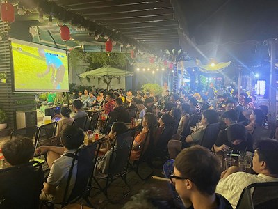 Mùa ăn nên làm ra