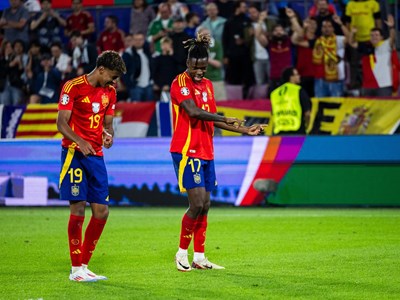 Khi Tây Ban Nha bay trên đôi cánh tình yêu