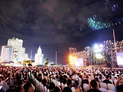 Mãn nhãn với Lễ hội Vịnh ánh sáng quốc tế Nha Trang