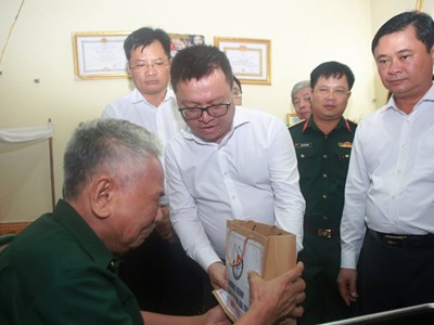  Hội Nhà báo Việt Nam về nguồn “Thắp sáng ngọn lửa tri ân”