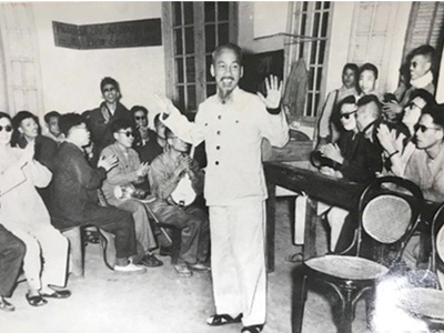 Bác Hồ thăm Trường thương binh hỏng mắt Hà Nội