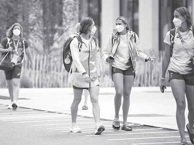 Paris điềm tĩnh chống Covid-19