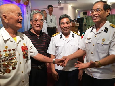  Tạc vào sử xanh một thời bất tử