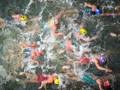  Không tránh khỏi điều tiếng