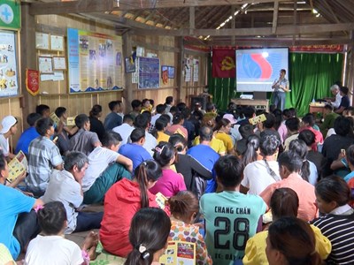 Hướng dẫn người dân vùng tâm chấn kỹ năng ứng phó