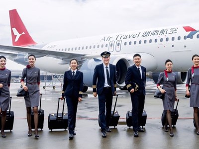 Hãng hàng không Trung Quốc cho phép tiếp viên bỏ giày cao gót