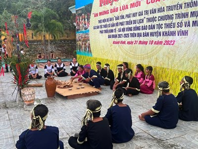 Bảo tồn giá trị văn hóa đồng bào để phát triển du lịch