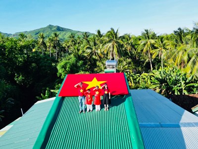  Tình yêu Tổ quốc từ mỗi mái nhà 