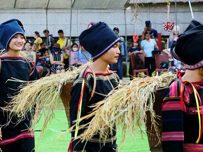 Lễ mừng lúa mới của người Gia Rai