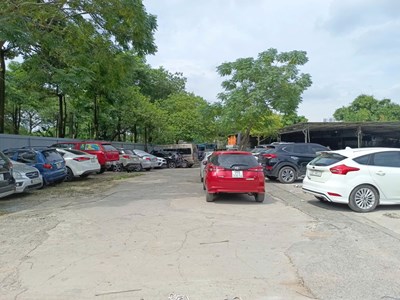  Bãi xe không phép, bãi rác bủa vây khu dân cư