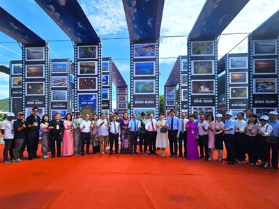 Hút khách bằng “đặc sản” thể thao, điện ảnh