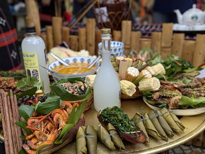 Sắc màu văn hóa trong mâm cơm của người Cơ Tu