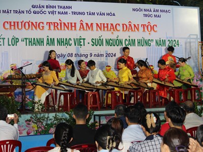“Ươm mầm” tình yêu âm nhạc dân tộc