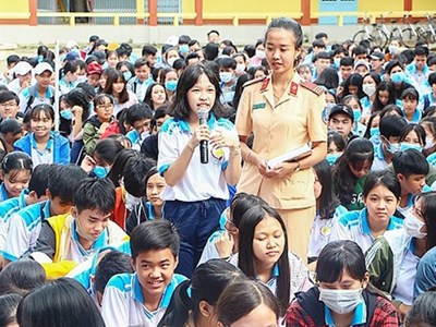  Tăng cường phối hợp thực hiện công tác gia đình và trẻ em