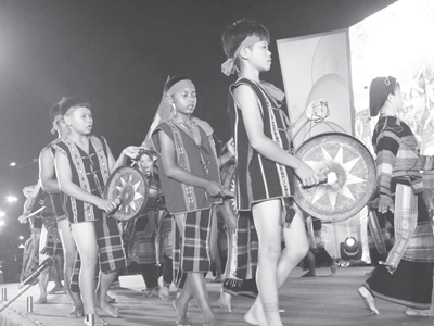 Tiếp sức cho thế hệ trẻ bảo tồn cồng chiêng