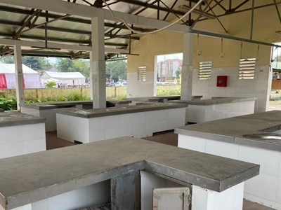 Hàng loạt công trình chợ tiền tỉ bị bỏ hoang