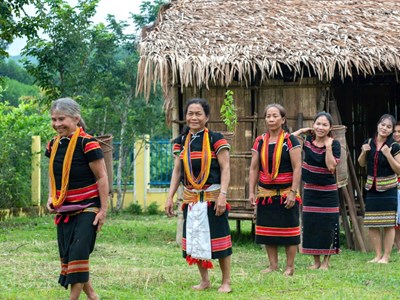 Khơi dậy mạch nguồn văn hóa dân tộc