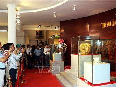 Trưng bày, giới thiệu trên 800 cổ vật Xứ Đông