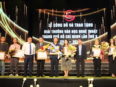 Khiêm tốn về số lượng, chưa có tác phẩm đột phá