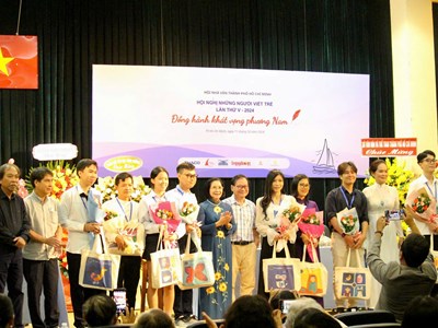 Người trẻ “hiến kế” cho văn chương