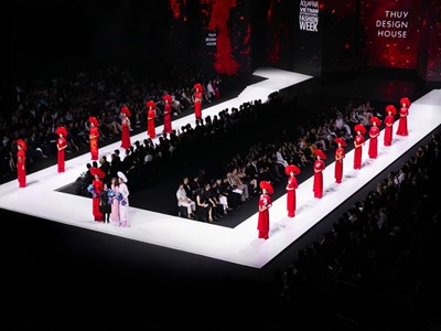 Hòa quyện bản sắc Việt trong dòng chảy thời trang