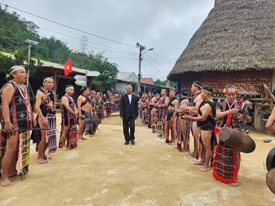 Văn hóa Cơ Tu bừng sáng qua lễ hội Nhập làng