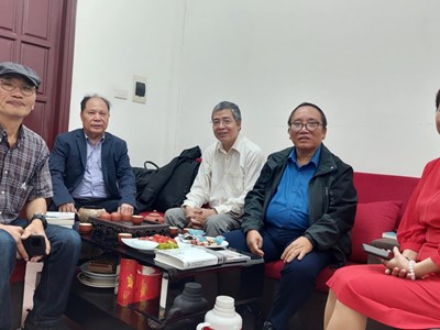 Tình yêu Việt Nam trong 102 chuyến đi