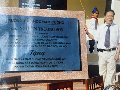 Doanh nhân nặng lòng với quê hương