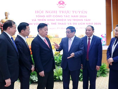 Tổ quốc đang mong đợi thì chỉ bàn làm, không bàn lùi