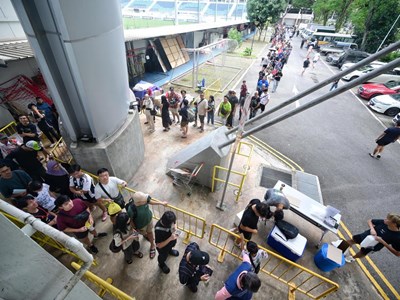 Cơn sốt bóng đá trở lại