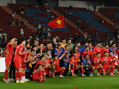  Đội tuyển Việt Nam và “Chân mệnh thiên tử”